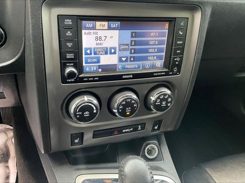 Used 2014 Dodge Challenger SXT RWD image 15