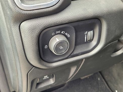 Used 2024 RAM 1500 Laramie image 17