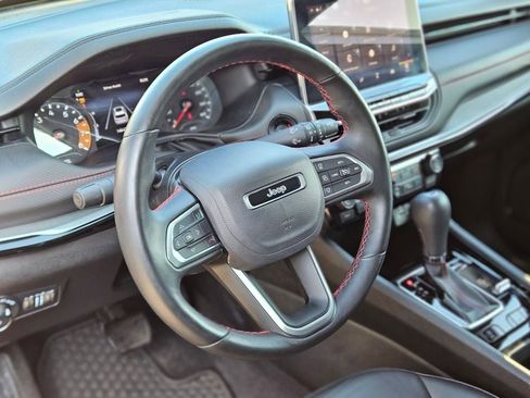 Used 2022 Jeep Compass Trailhawk w/ Trailhawk Convenience Group image 19