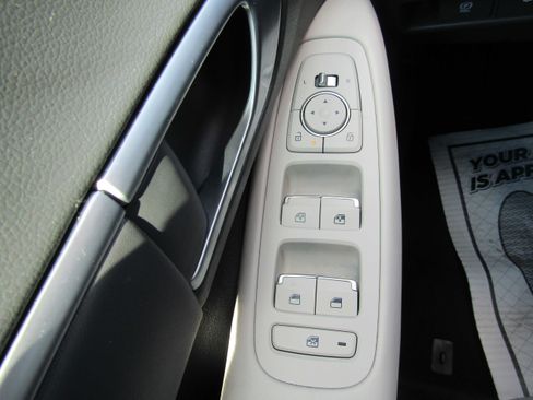 Used 2025 Hyundai Sonata SEL FWD image 18