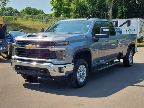 Used 2025 Chevrolet Silverado 2500 LT w/ All Star Edition AWD/4WD image 3