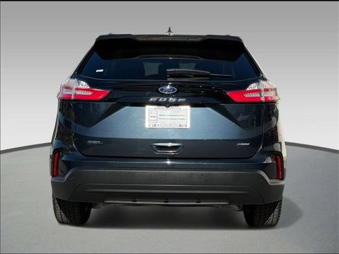 Used 2022 Ford Edge SEL w/ Sport Appearance Package image 5