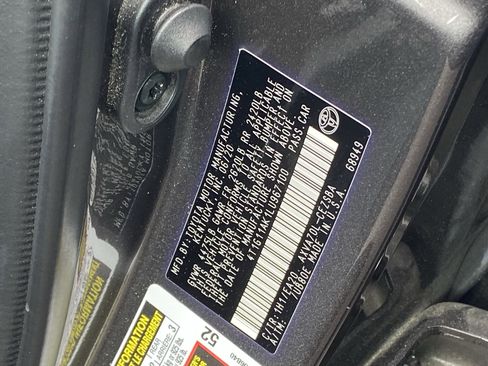 Certified 2020 Toyota Camry SE FWD image 9