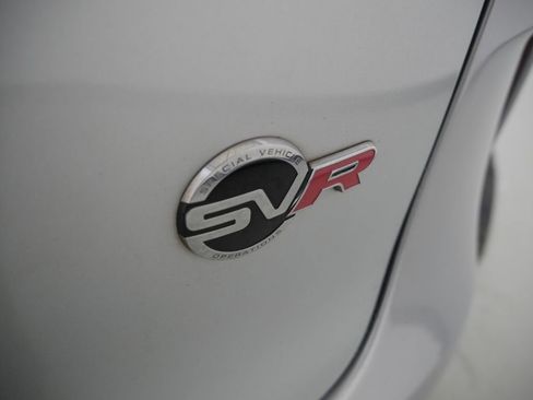 Used 2019 Jaguar F-PACE SVR image 12