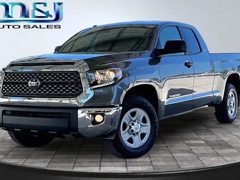 Used 2018 Toyota Tundra SR5 RWD image 1