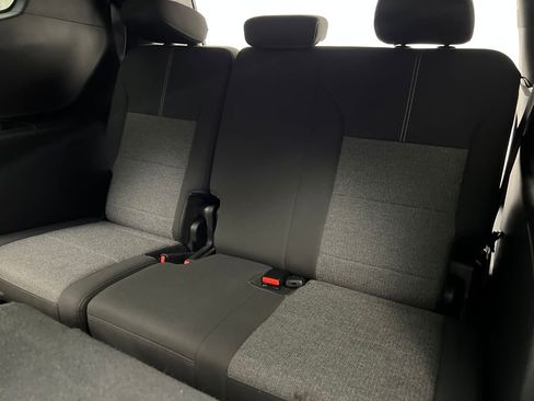 Used 2025 GMC Acadia Elevation image 36