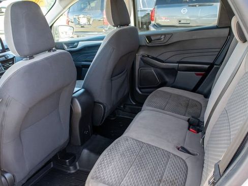 Used 2022 Ford Escape SE image 16