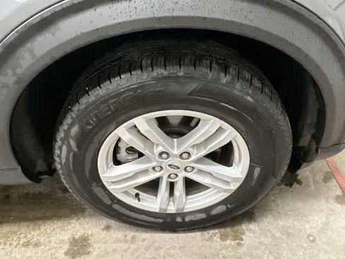 Used 2024 Ford Explorer XLT w/ Equipment Group 202A AWD/4WD image 5