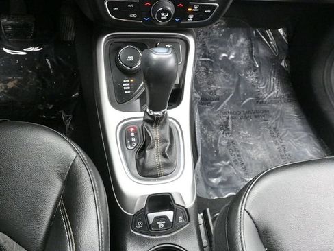 Used 2020 Jeep Compass Latitude image 21