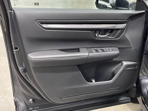 Used 2025 Honda CR-V EX image 17