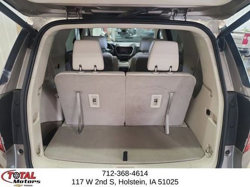 Used 2023 GMC Acadia Denali w/ Denali Technology Package AWD/4WD image 9