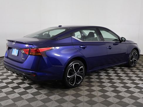 Used 2024 Nissan Altima 2.5 SR w/ SR Premium Package image 10