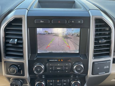 Used 2020 Ford F150 Lariat w/ Trailer Tow Package image 28