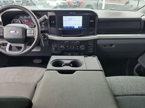 Certified 2025 Ford F250 XLT w/ FX4 Off-Road Package image 11