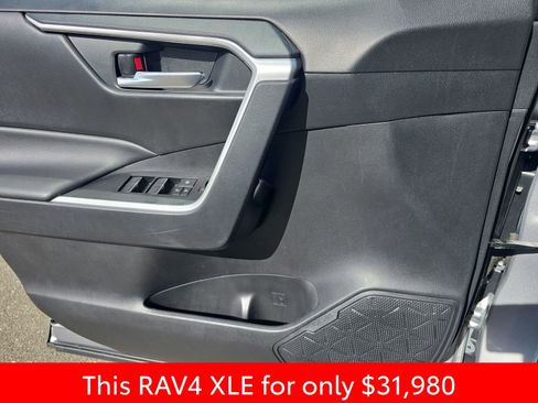 Used 2025 Toyota RAV4 XLE w/ Convenience Package image 32