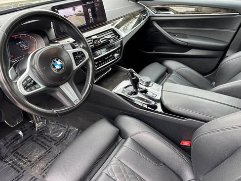Used 2023 BMW 540i w/ M Sport Package RWD image 9