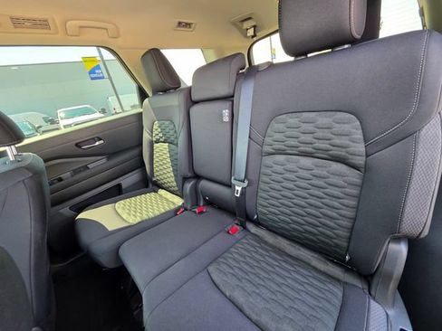 Used 2022 Nissan Pathfinder SV AWD/4WD image 14