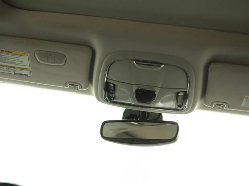 Used 2019 Jeep Cherokee Trailhawk AWD/4WD image 38