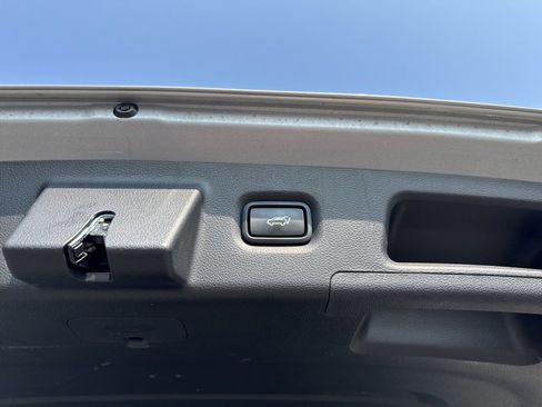 Used 2023 Hyundai Santa Fe Limited image 19