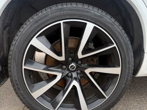 Used 2024 Volvo XC90 B6 Plus w/ Protection Package Premier AWD/4WD image 11