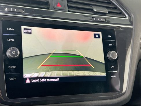 Used 2022 Volkswagen Tiguan SEL R-Line image 13