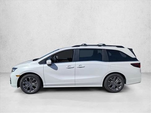 New 2026 Honda Odyssey Touring image 5