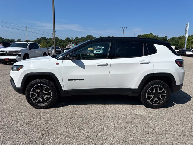 Used 2025 Jeep Compass Trailhawk AWD/4WD image 4
