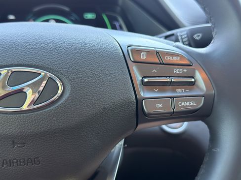 Used 2020 Hyundai Ioniq SE image 46