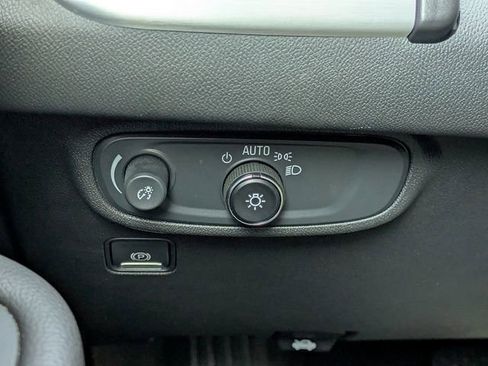 Used 2022 GMC Terrain SLE w/ Driver Convenience Package image 27