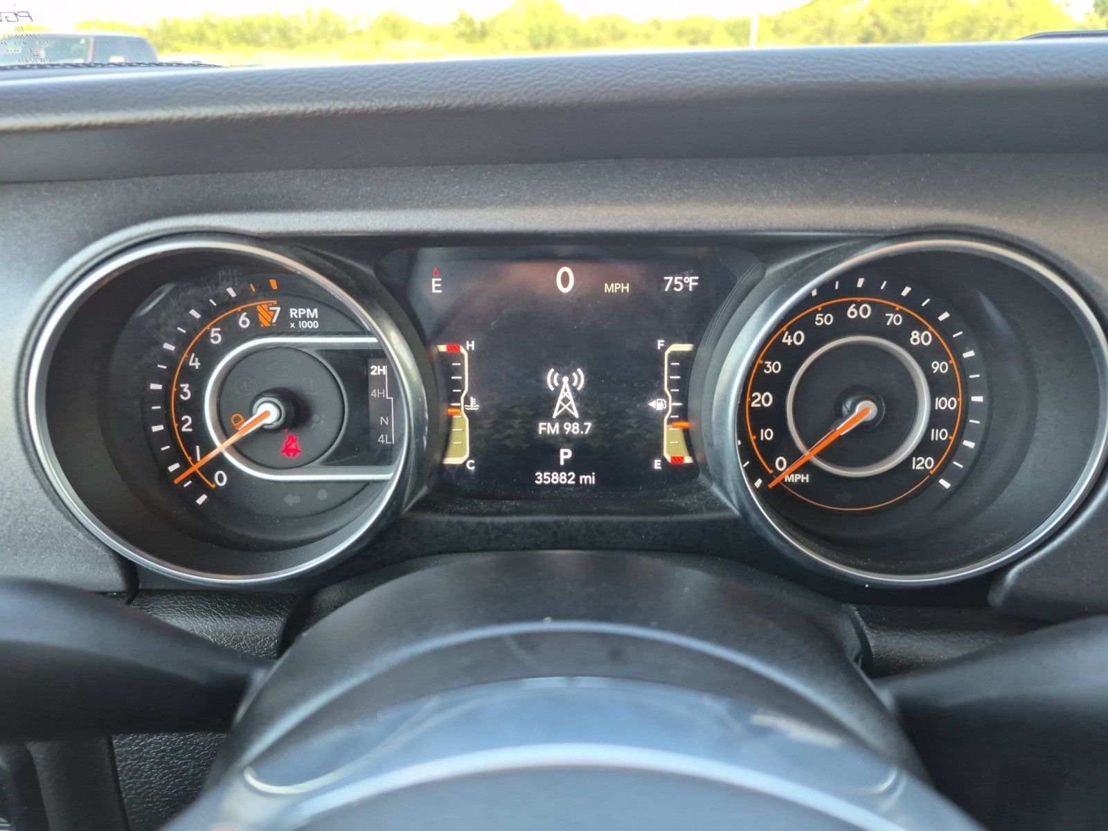 Used 2023 Jeep Gladiator Mojave AWD/4WD image 19