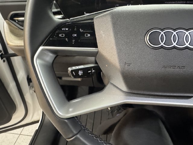 Used 2025 Audi Q5 Premium w/ Convenience Package AWD/4WD image 22