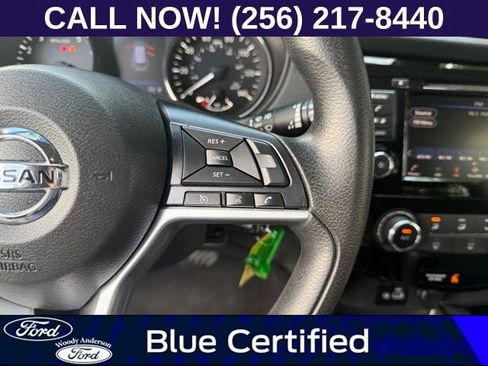 Used 2020 Nissan Rogue S FWD image 12