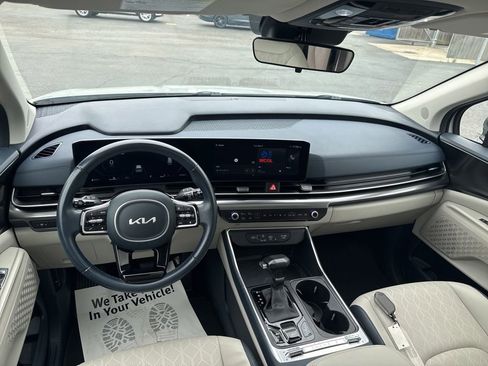 Used 2025 Kia Carnival SX FWD image 35