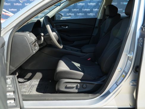 Used 2025 Honda Accord SE image 16