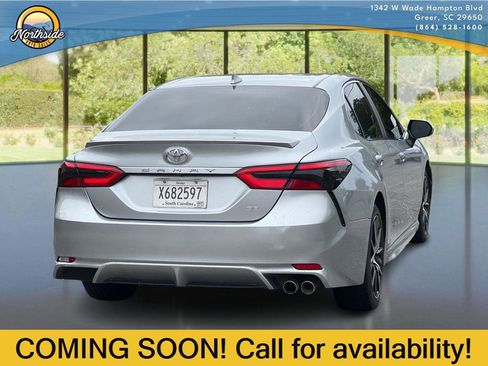 Used 2021 Toyota Camry SE FWD image 3