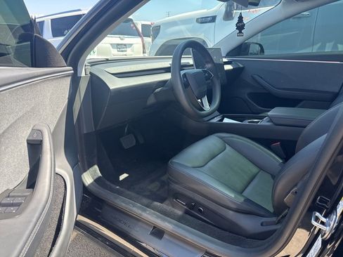 Used 2025 Tesla Model 3 Long Range image 4