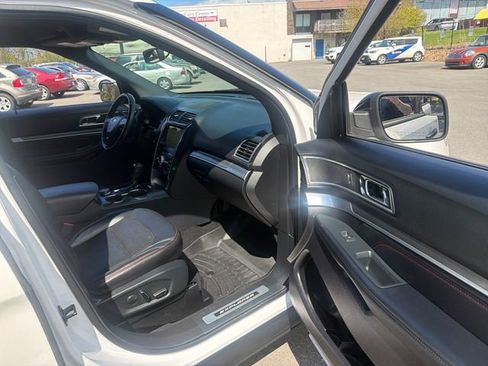 Used 2018 Ford Explorer Sport AWD/4WD image 11