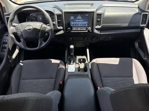 Used 2022 Nissan Frontier SV RWD image 10
