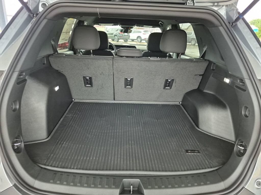 New 2026 GMC Terrain Elevation w/ Technology Package II FWD image 9