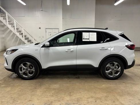 Used 2025 Ford Escape ST-Line Select AWD/4WD image 4