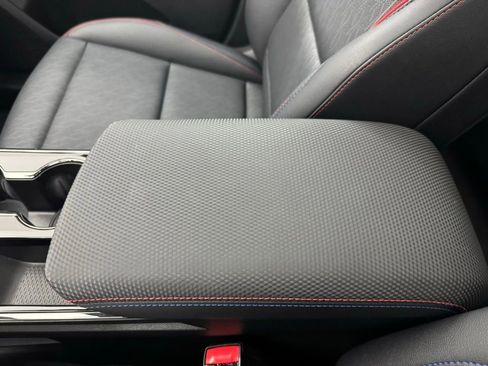 Used 2025 Chevrolet Equinox RS w/ Safety and Technology Package image 33