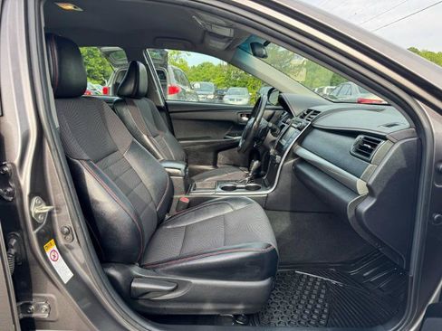 Used 2017 Toyota Camry SE FWD image 14