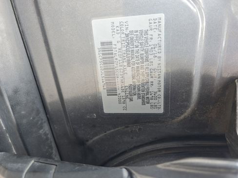 Used 2018 Nissan Kicks S FWD image 31