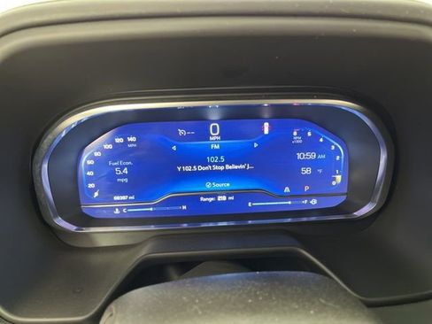 Used 2023 Chevrolet Suburban Premier image 24