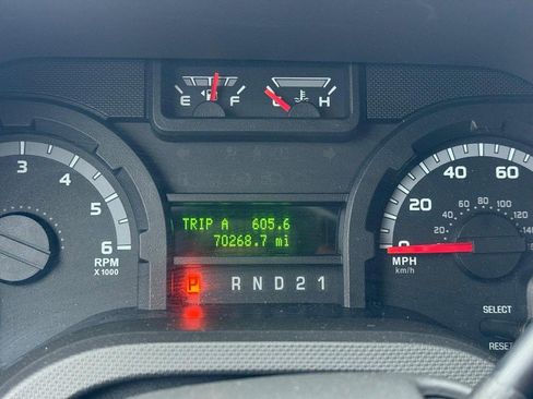 Used 2014 Ford E-350 and Econoline 350 XLT image 25