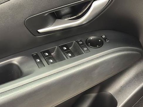 Used 2025 Hyundai Tucson SE AWD/4WD image 19