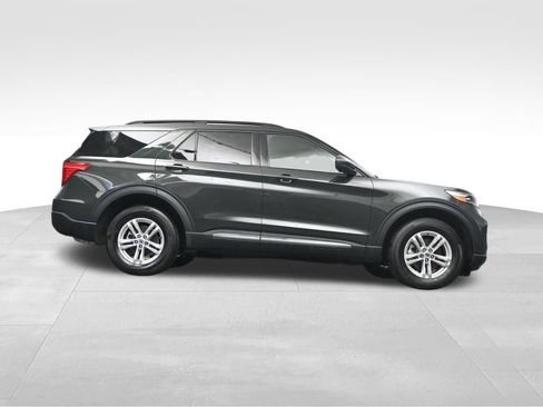 Used 2024 Ford Explorer XLT w/ Equipment Group 202A AWD/4WD image 27
