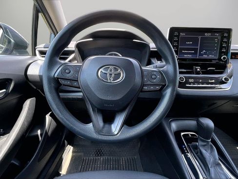 Used 2021 Toyota Corolla LE w/ LE Convenience Package FWD image 11