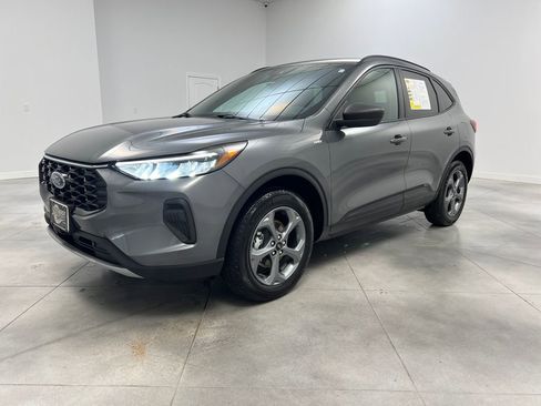Used 2025 Ford Escape ST-Line AWD/4WD image 3