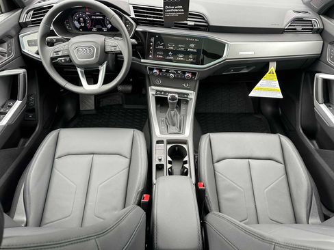 New 2025 Audi Q3 2.0T Premium image 17